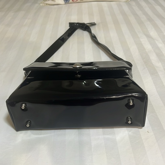 Vintage CROWN LEWIS black patent leather bag with silver accents bow and strap - Picture 10 of 13